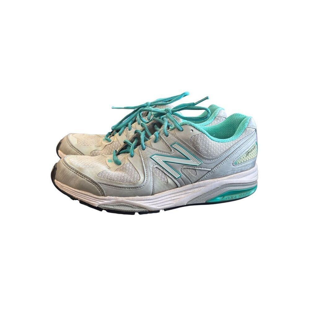 New Balance Womens Shoes 1540 V2 Size 8B Sneaker Athletic Pre Owned